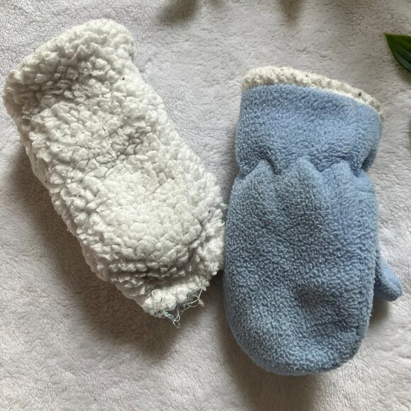 Baby Mittens Bundle 0-9M | Navy Knit String Mitts + Blue Fleece Bonus Pair - Picture 9 of 10